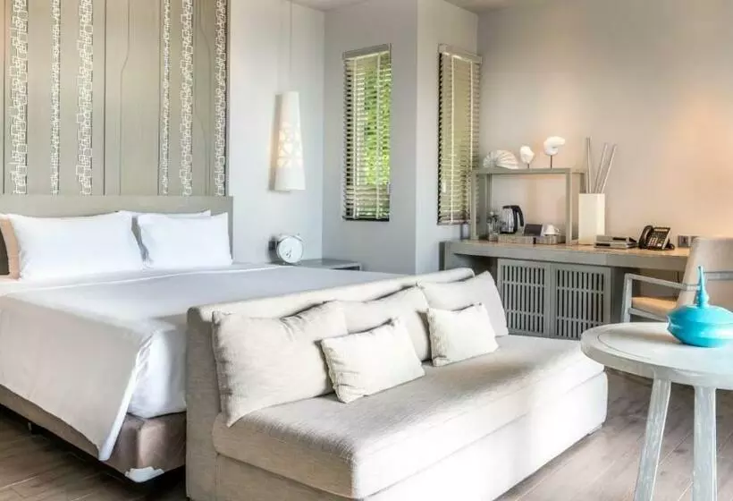 デラックストリプルルーム, Pullman Phuket Arcadia Naithon Beach