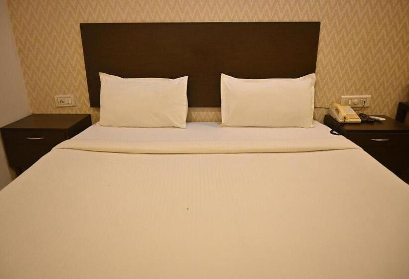 חדר סופריור, Regency Square