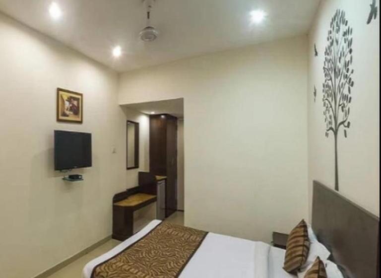 חדר סופריור, Regency Square