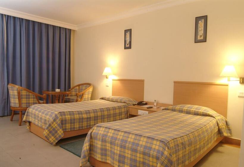 Номер Executive, The Grand Regency