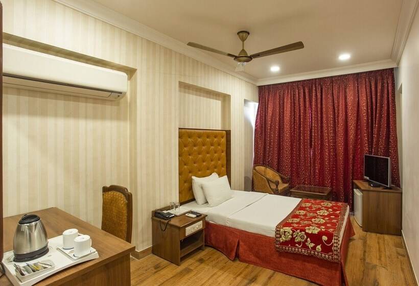 Номер Executive, The Grand Regency