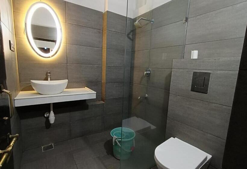 Camera Superiore, Mandiram Palace