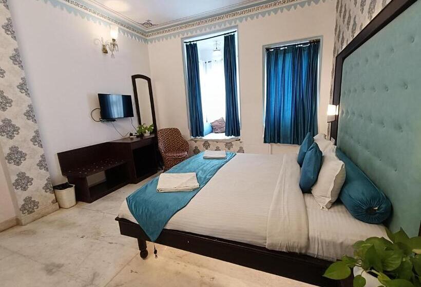 Camera Superiore, Mandiram Palace