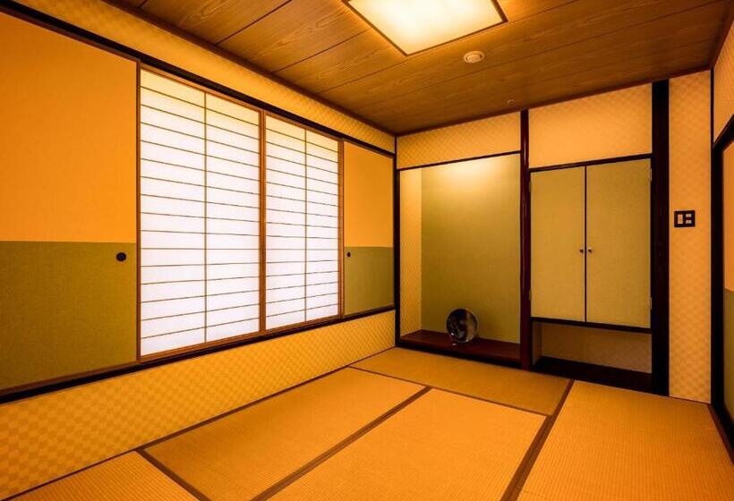 Номер Superior Вид на Город, Ooedo Onsen Monogatari Premium Saiki Bekkan