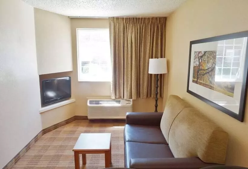 スイート, Extended Stay America Suites  Fishkill  Route 9