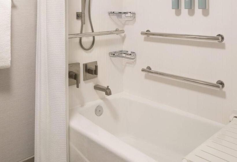 غرفة قياسية سرير كينج, Courtyard Farmington