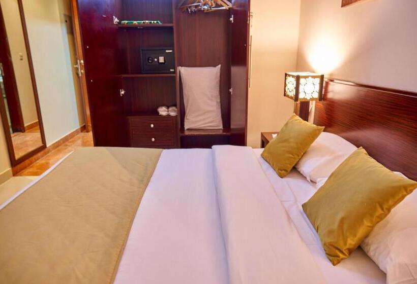 Номер Стандарт, Grand Square