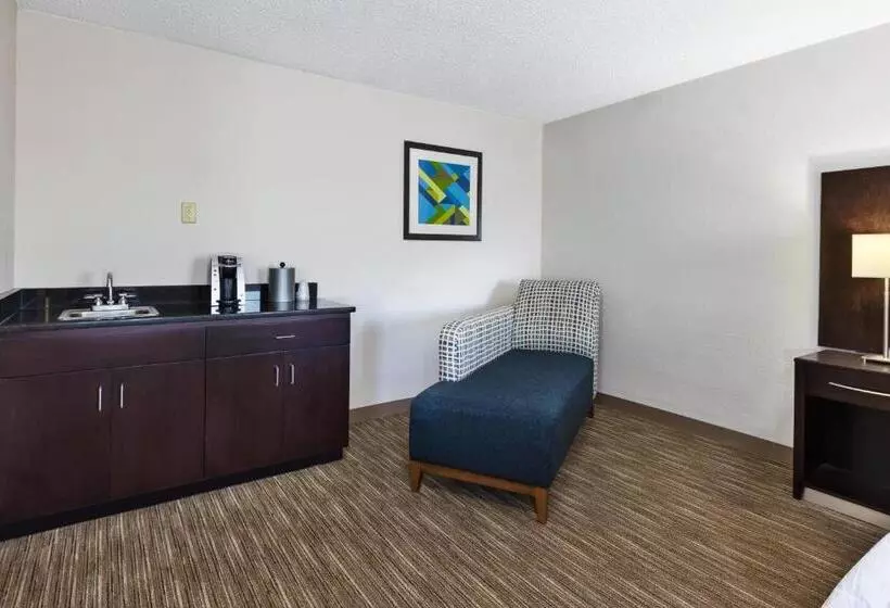 キングサイズベッドのスイートルーム, Holiday Inn Express Chillicothe East, An Ihg