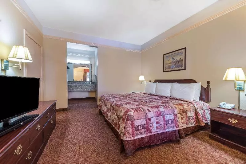 身障者適用キングサイズベッドルーム, Holiday Inn Express Fort Lauderdale Airport South, An Ihg