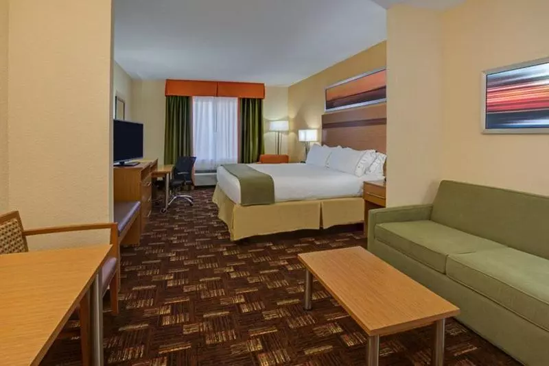 キングサイズベッドのスイートルーム, Holiday Inn Express Fort Lauderdale Airport South, An Ihg