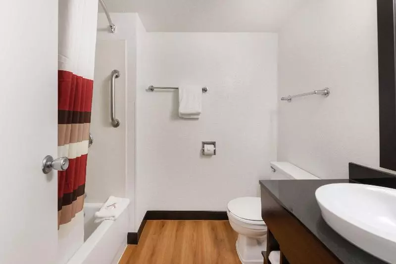 キングサイズベッドのデラックスルーム, Red Roof Inn Plus+ Columbus   Worthington