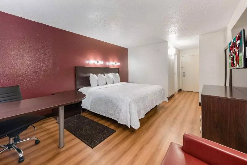 キングサイズベッドのデラックスルーム, Red Roof Inn Plus+ Columbus   Worthington
