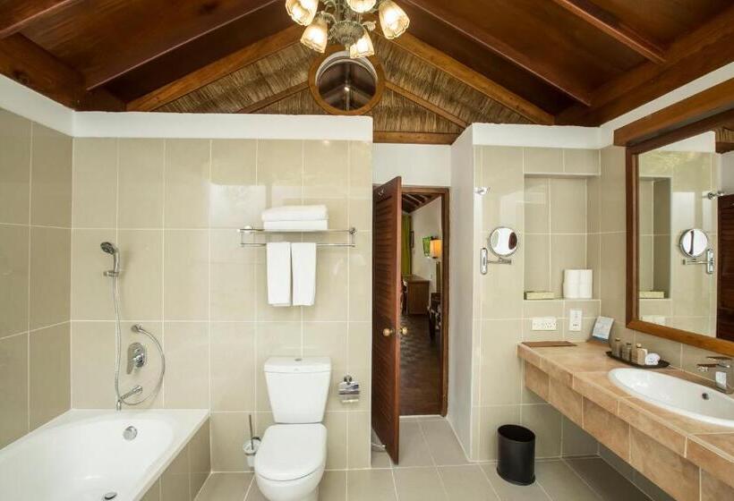 ویلای لوکس 1 خوابه, Reethi Beach Resort