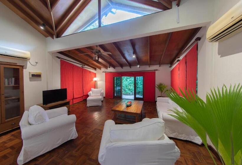 سوییت, Reethi Beach Resort