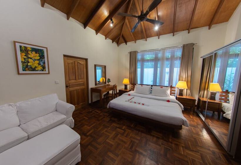 سوییت, Reethi Beach Resort