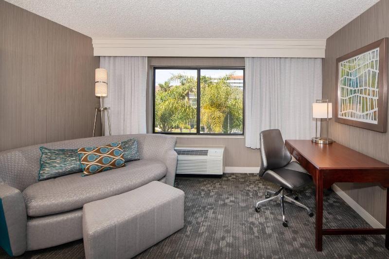 غرفة قياسية سرير كينج, Courtyard By Marriott Oakland Airport