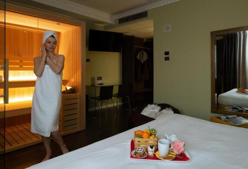 סוויטת ג'וניור, D120