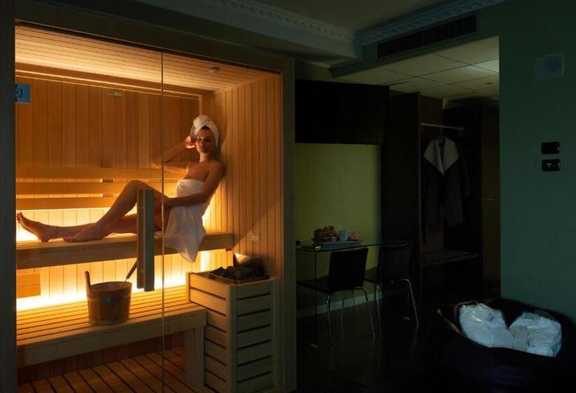 סוויטת ג'וניור, D120