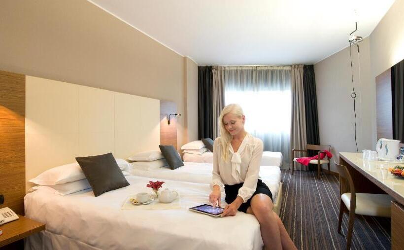 חדר סופריור לשלושה, D120