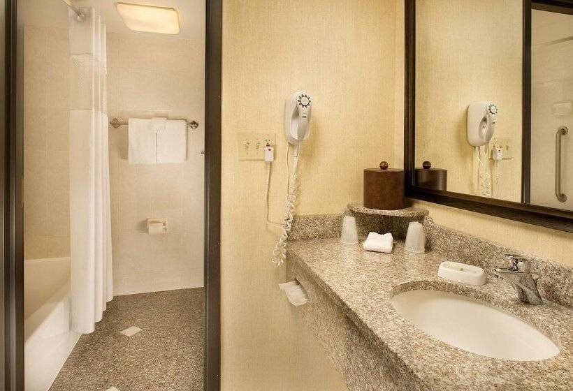 Номер Deluxe, Drury Inn & Suites Jackson Ridgeland