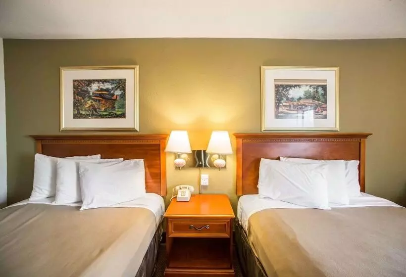 ２ダブルベッドのスタンダードルーム, Econo Lodge Marion