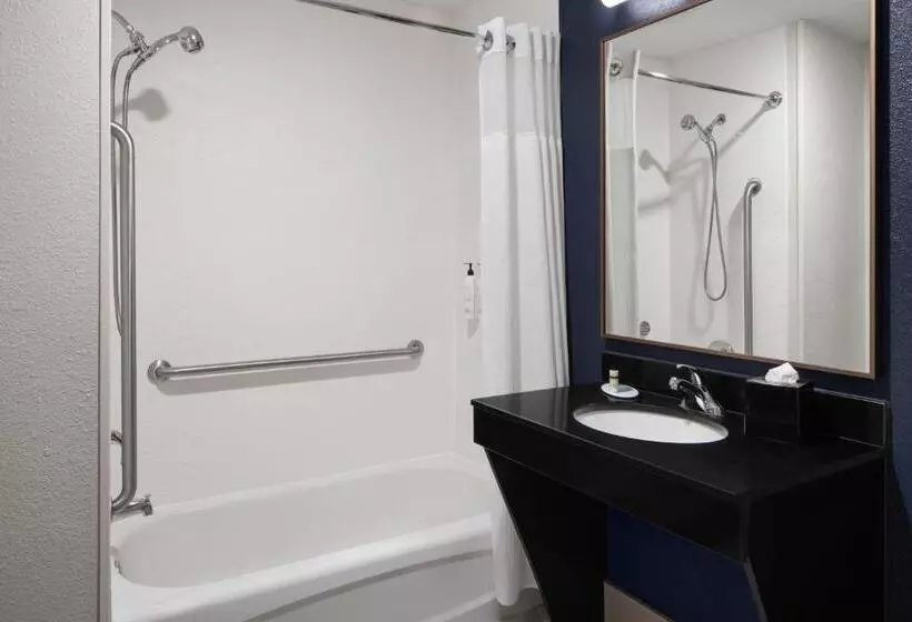 キングサイズベッドのスタンダードルーム, Fairfield Inn Charlotte Mooresville Lake Norman