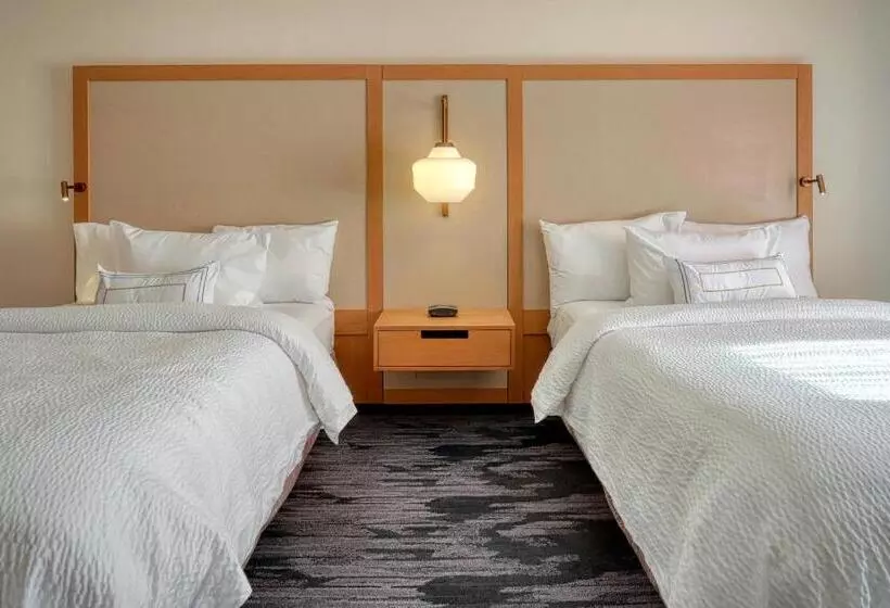 ２ダブルベッドのスタンダードルーム, Fairfield Inn & Suites Woodbridge