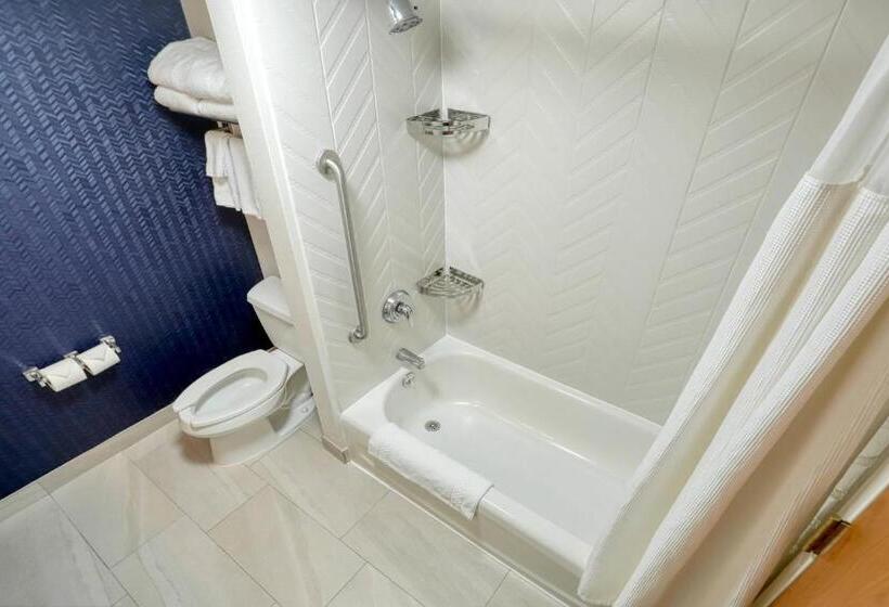 جناح إدارى, Fairfield Inn & Suites Woodbridge