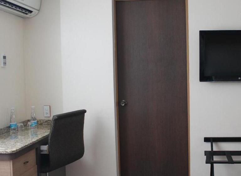 اتاق استاندارد, Mx Garibaldi