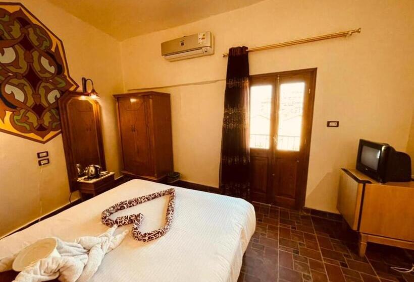 اتاق استاندارد یک نفره, Nefertiti Hotel Luxor