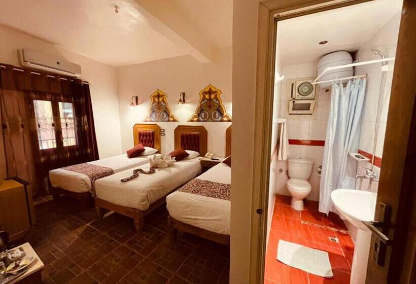 اتاق استاندارد سه نفره, Nefertiti Hotel Luxor