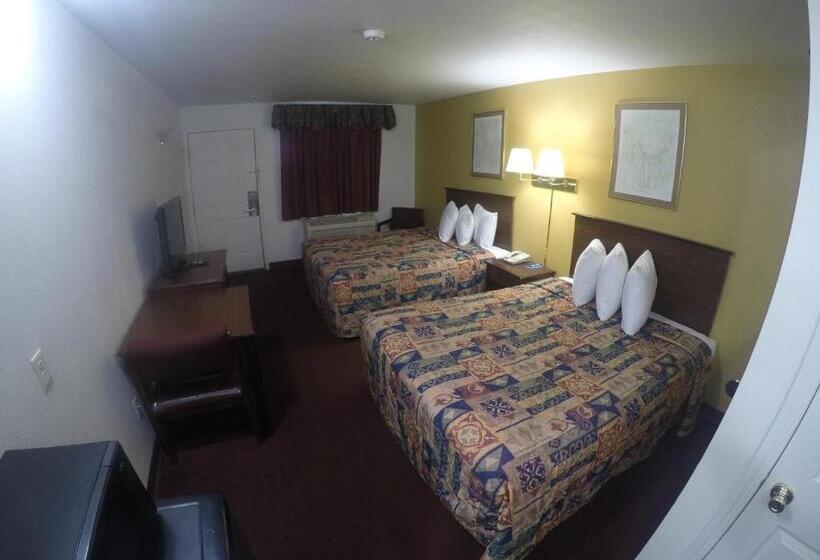 带2个双人床的标准工作室, Rodeway Inn