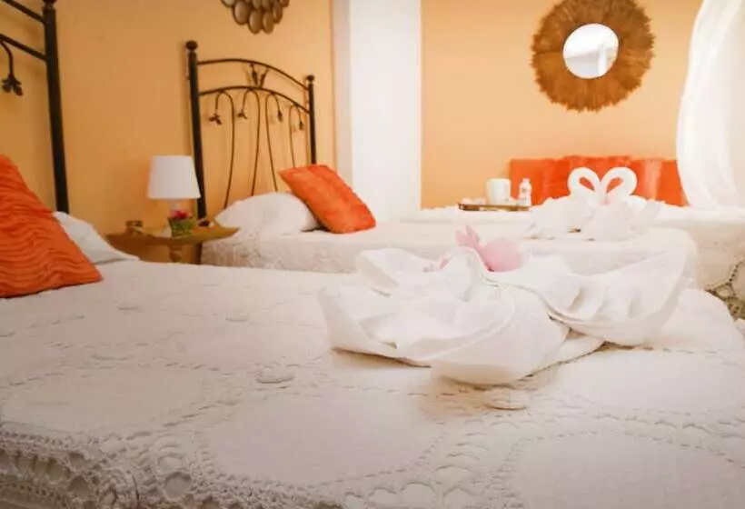 اتاق استاندارد چهارنفره با سرویس بهداشتی مشترک, La Fonda Benissa, Grupo Terra De Mar, Alojamientos Con Encanto