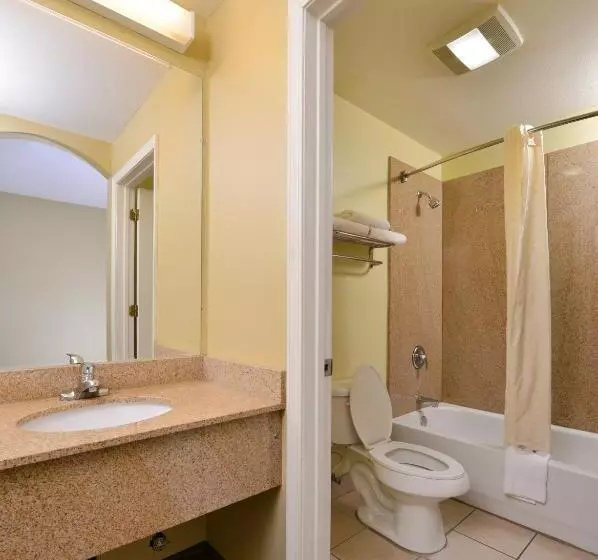キングサイズベッドのスタンダードルーム, Americas Best Value Inn And Suites Little Rock