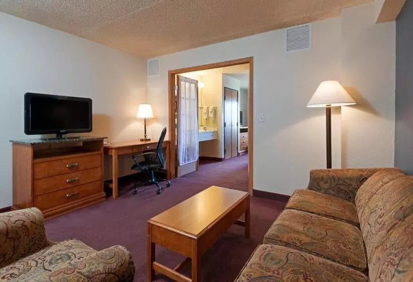 キングサイズベッドのデラックスルーム, Americinn By Wyndham Rexburg Byui
