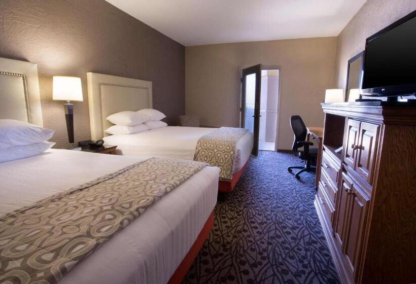 חדר סופריור עם מרפסת, Drury Inn & Suites Amarillo