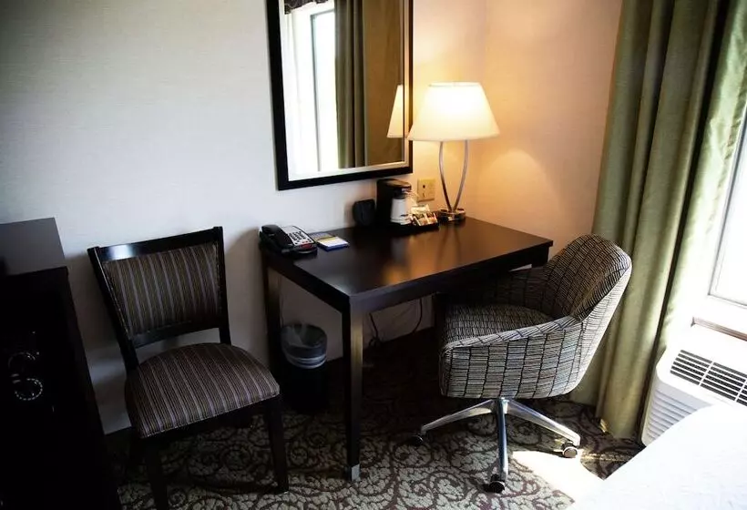 スタンダードルーム, Hampton Inn & Suites Sharon