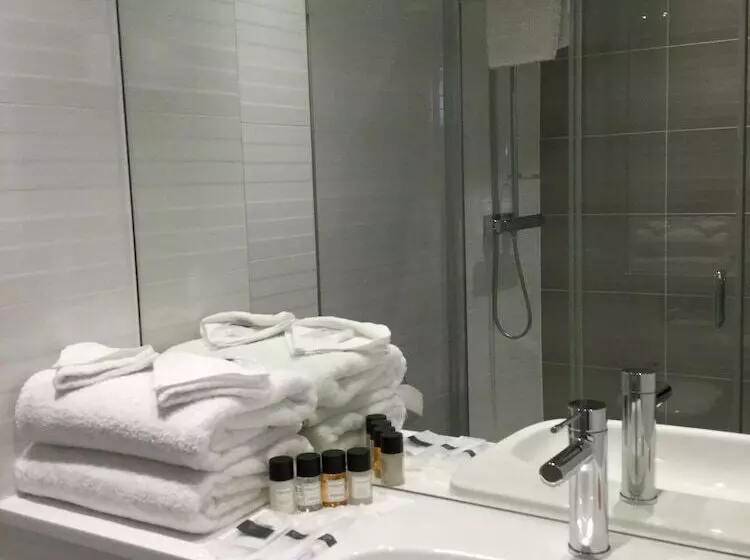 Economy Room