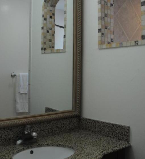 جناح عائلي, Oasis Inn And Suites