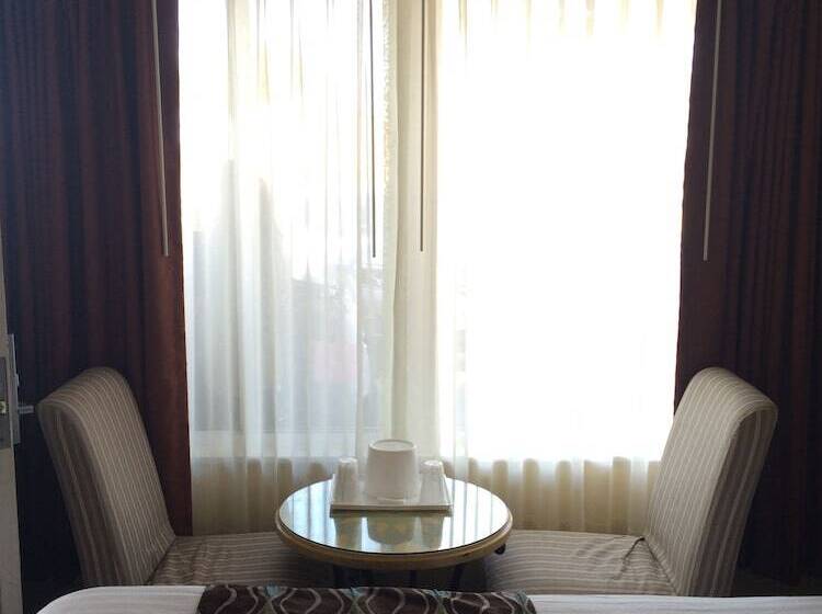 غرفه قياسيه سريرين مزدوجين, Oasis Inn And Suites