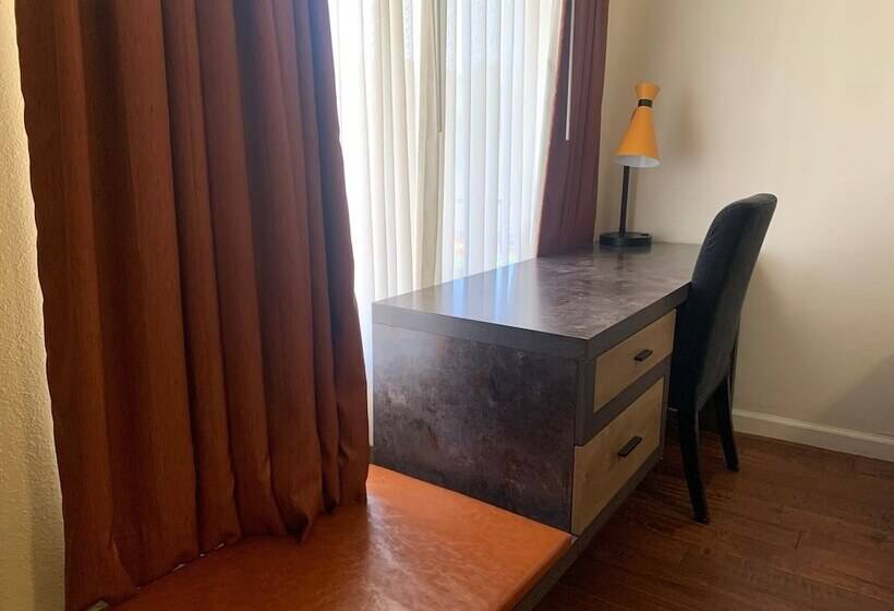 جناح عائلي, Oasis Inn And Suites