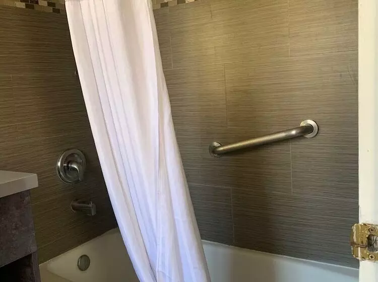 اتاق استاندارد با 2 تخت دوبل, Oasis Inn And Suites