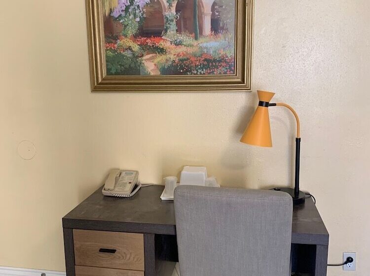 غرفه قياسيه سريرين مزدوجين, Oasis Inn And Suites