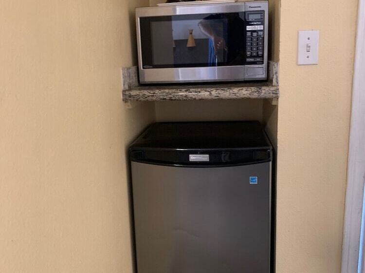 غرفه قياسيه سريرين مزدوجين, Oasis Inn And Suites