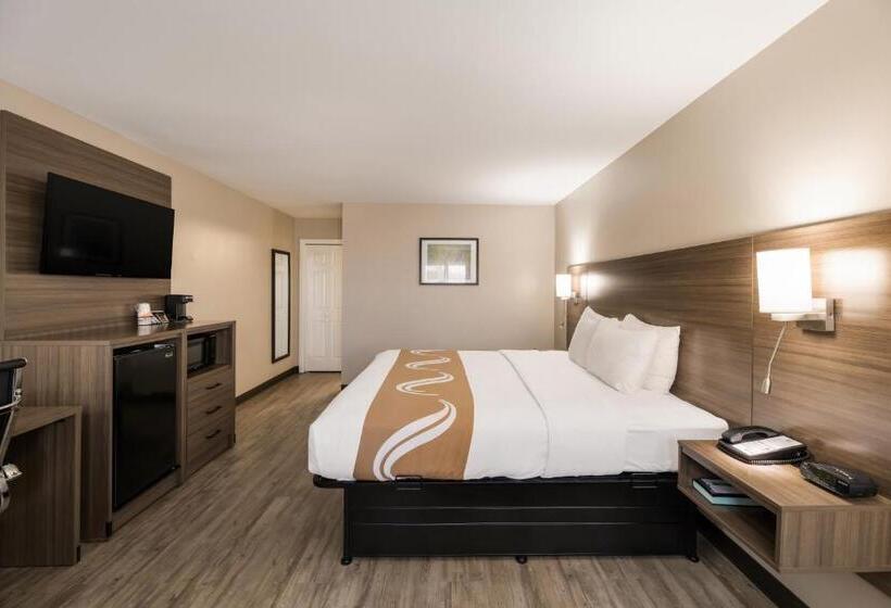 스탠다드 룸 킹사이즈 침대, Quality Inn