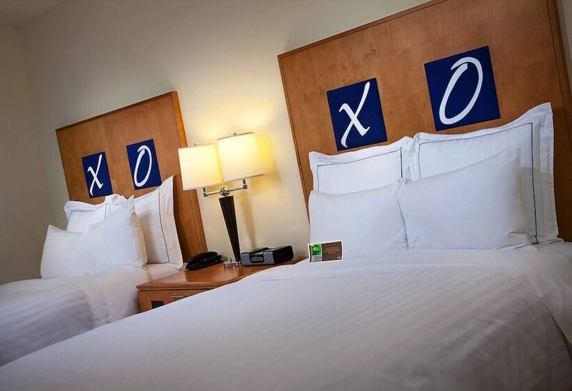 غرفه قياسيه سريرين مزدوجين, Renaissance Walnut Creek