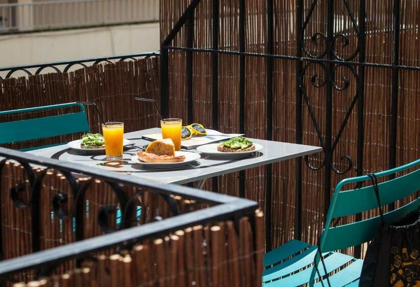 اتاق استاندارد با تراس, Ten Hostel