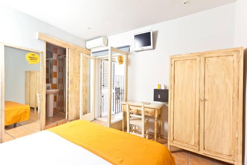 اتاق استاندارد, Ten Hostel