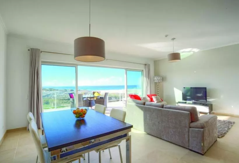 ２ベッドルームのテニメントハウス, The Beachfront  Praia D El Rey Golf & Beach Resort