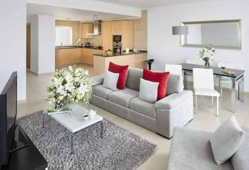 ２ベッドルームのテニメントハウス, The Beachfront  Praia D El Rey Golf & Beach Resort
